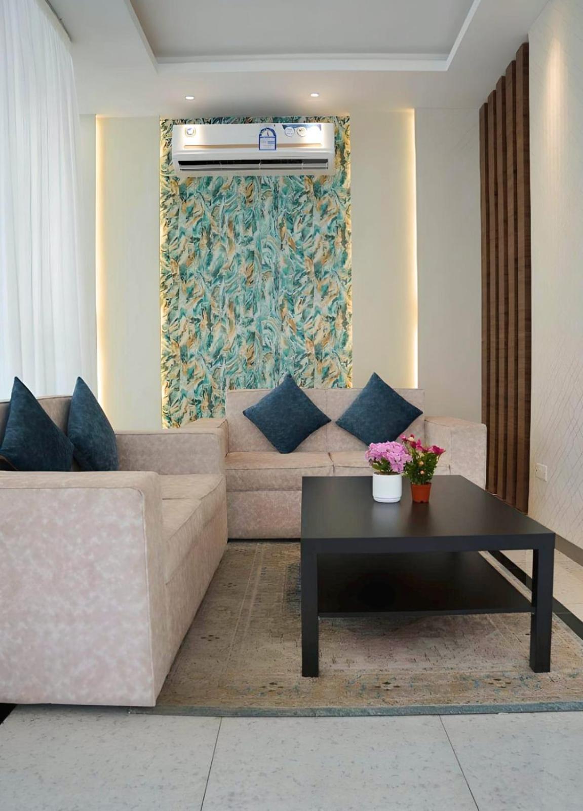 De Iris Regency Fahaheel Lägenhet Kuwait City Exteriör bild